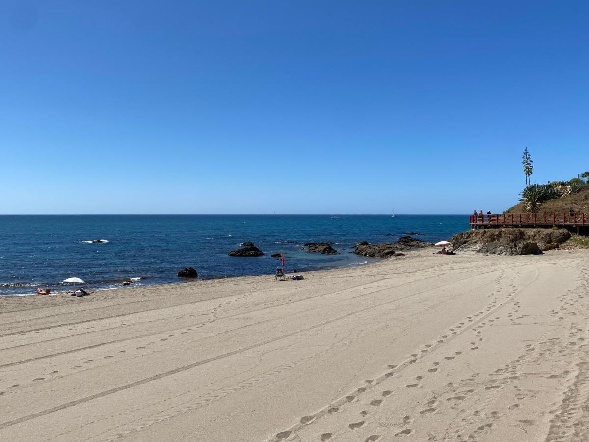 Independent Villa Beach House El Bosque La Cala De Mijas Exteriör bild
