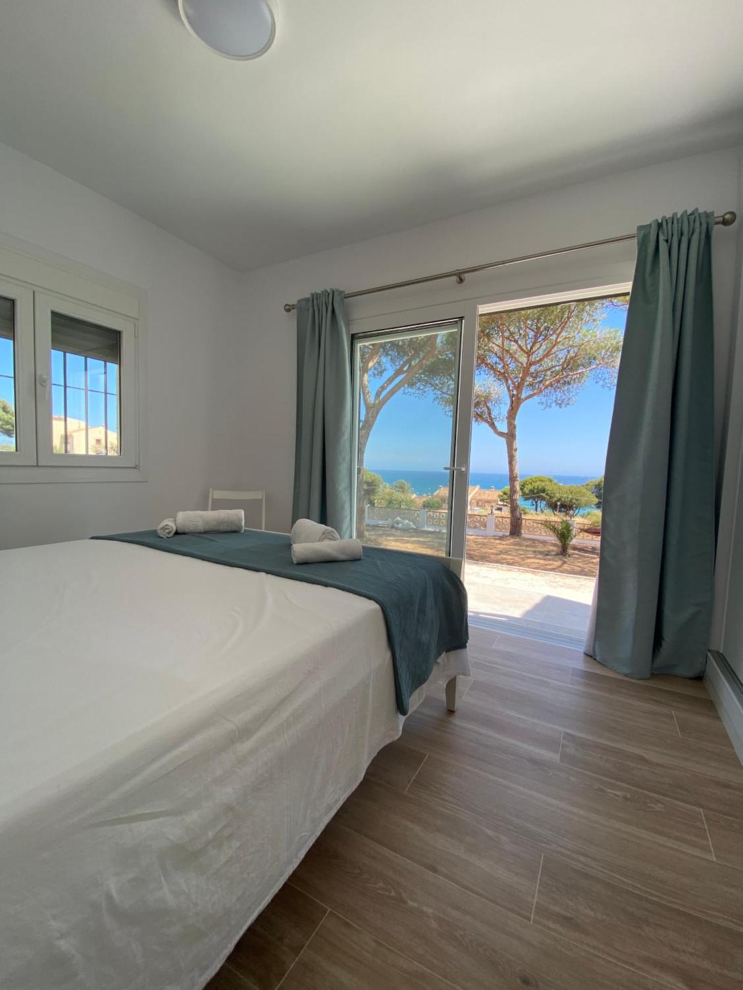 Independent Villa Beach House El Bosque La Cala De Mijas Exteriör bild