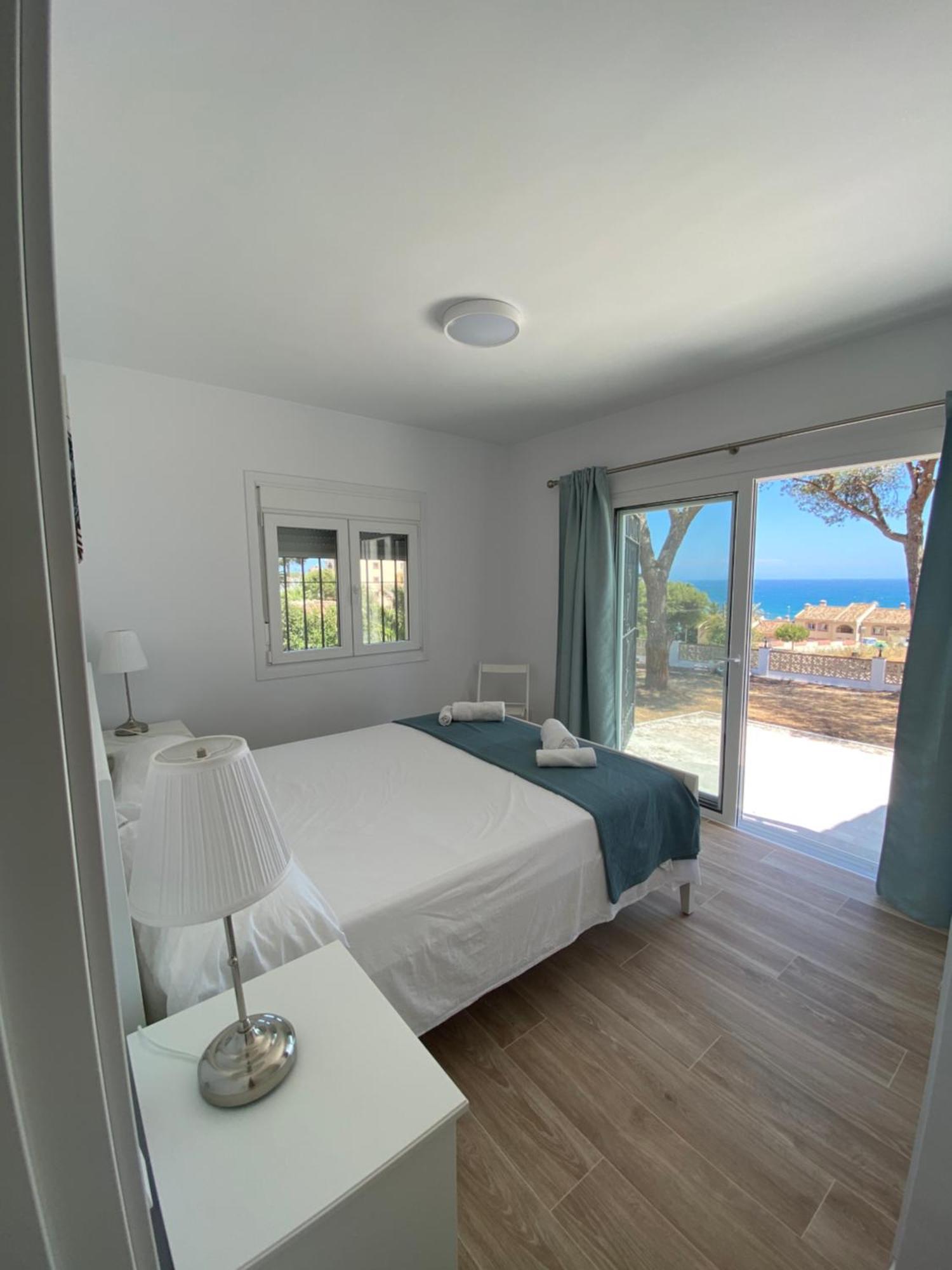 Independent Villa Beach House El Bosque La Cala De Mijas Exteriör bild